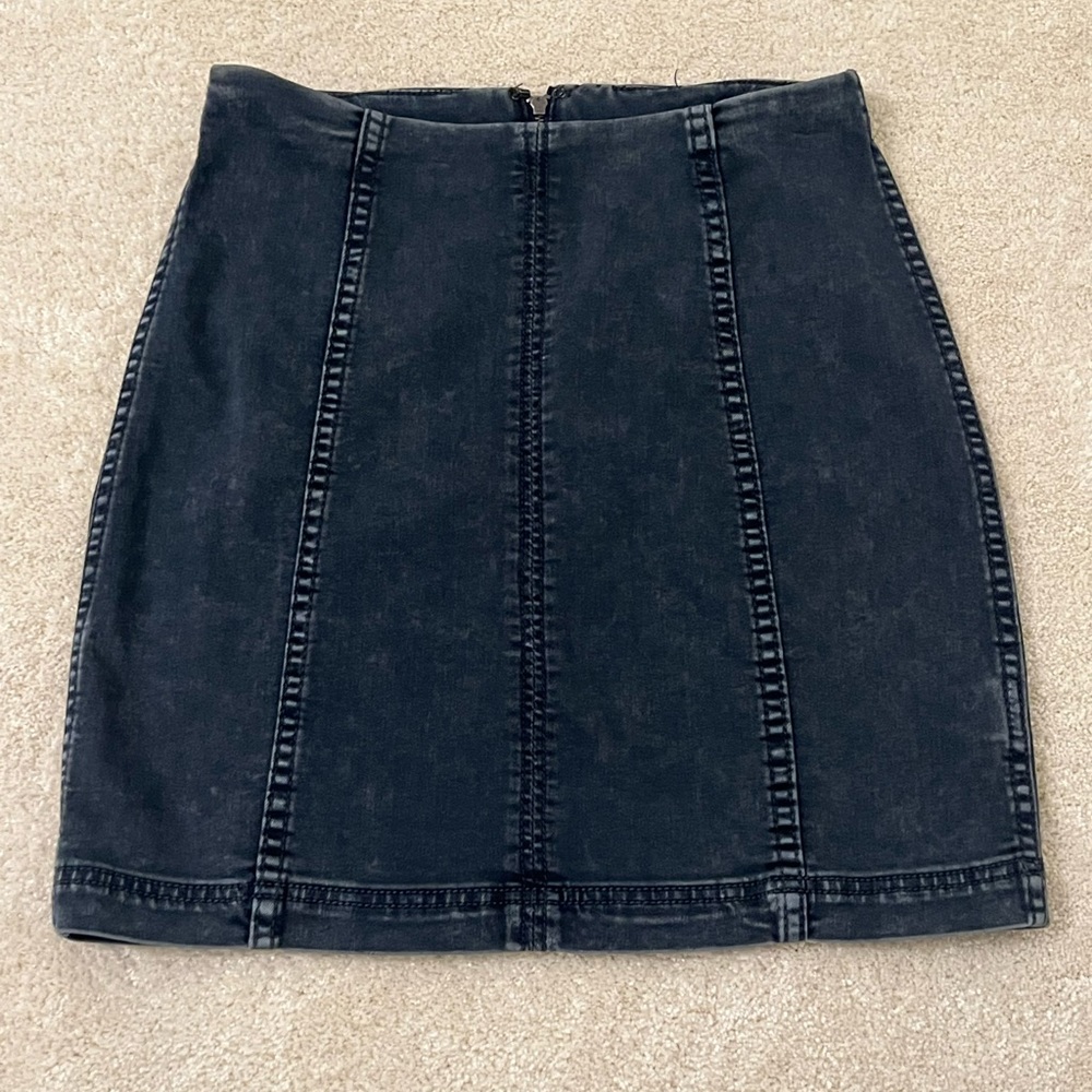 Free people black mini skirt size 6